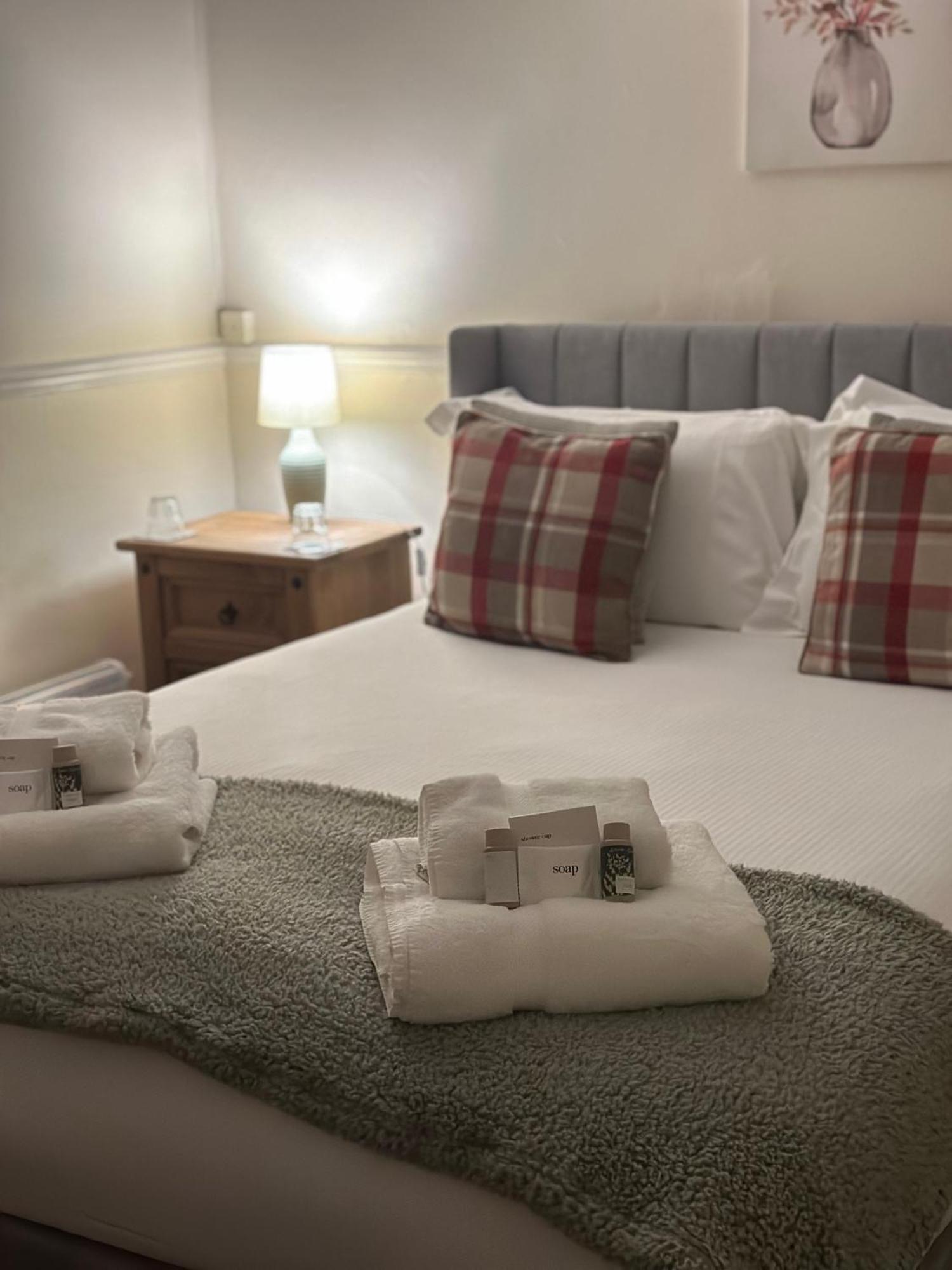 The Kings Arms Inn Montacute Eksteriør bilde